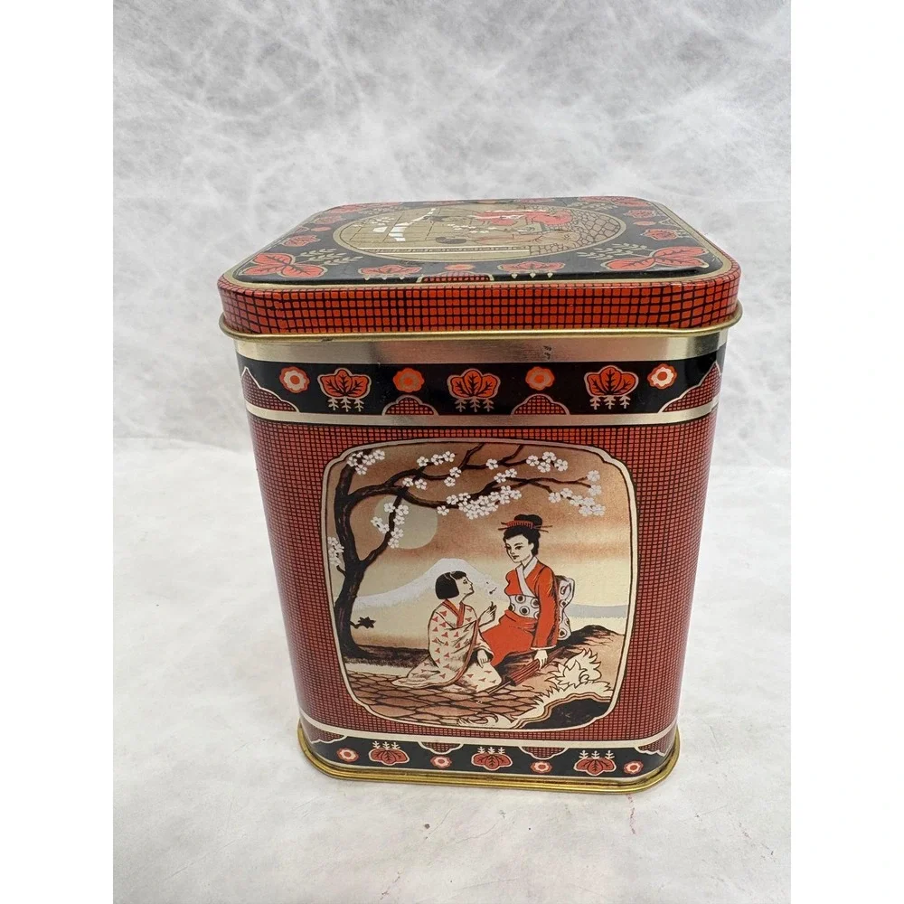 Vintage Japanese Scene Tea Tin Made‎ in England Red Black Gold Geisha 4.75